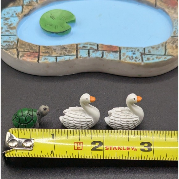 Miniature Resin Lily/Duck Pond Includes Two Swans One Turtle - Picture 7 of 8